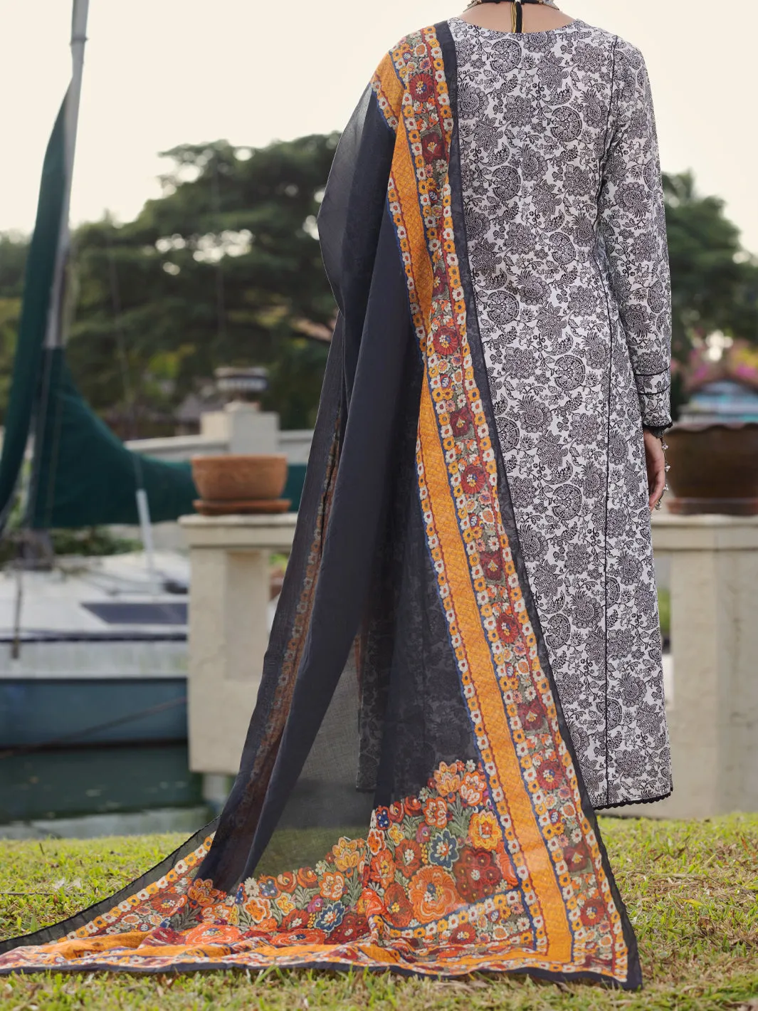 Black & White Lawn 3 Piece Stitched - ALP-3PS-1508